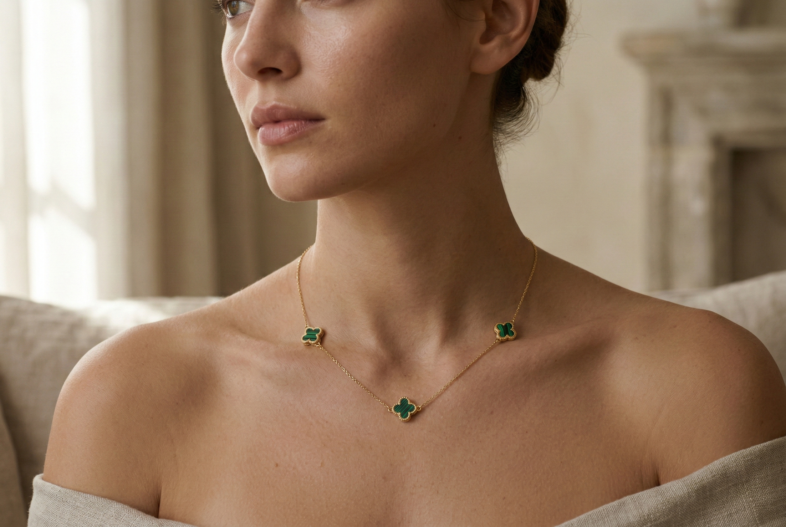 14K Gold Women’s Necklace with Three Elements Featuring Mother-of-Pearl and Malachite